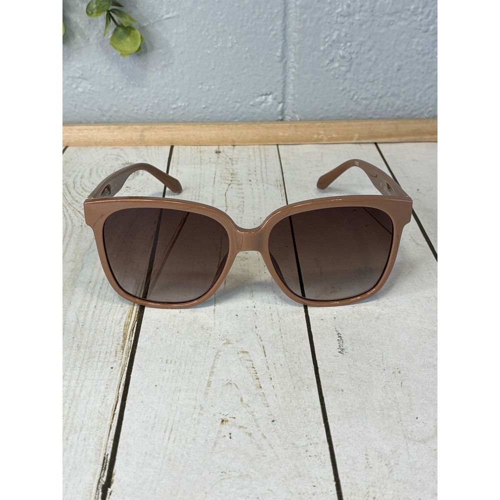 Quay Australia Wide Awake Sunglasses Tan Brown Oversized Square Gradient Lens